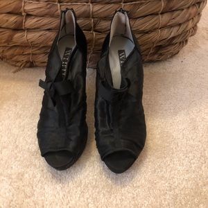Vera wang open toe heels size 8